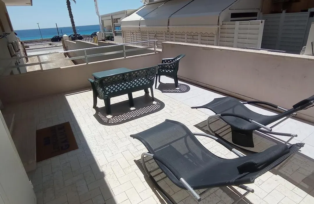 B&B Lungomare Galilei-1